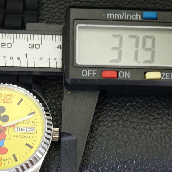 Vintage 1987 Disney Citizen Automatic Mens Silver Watch W/daydate & Yellow accen - Picture 7 of 9